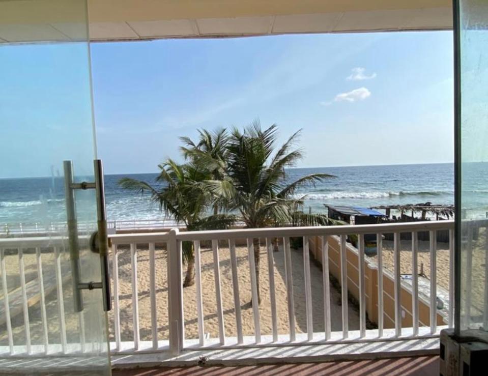 Oceanfront Wavecrest Hotel 莱基 外观 照片